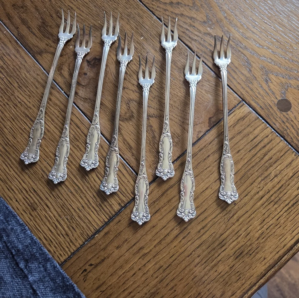 Wm Rogers & Son AA Silverplated Cocktail Forks (8)